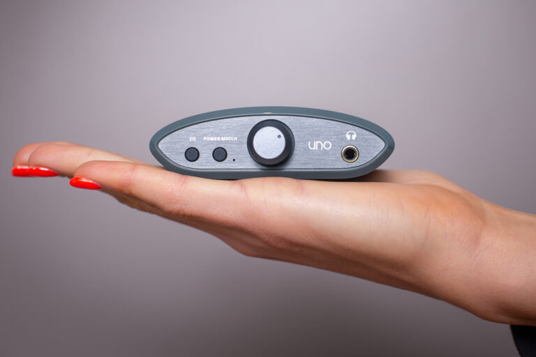 iFi Audio UNO USB DAC &amp; Headphone Amplifier | © Acoustipower